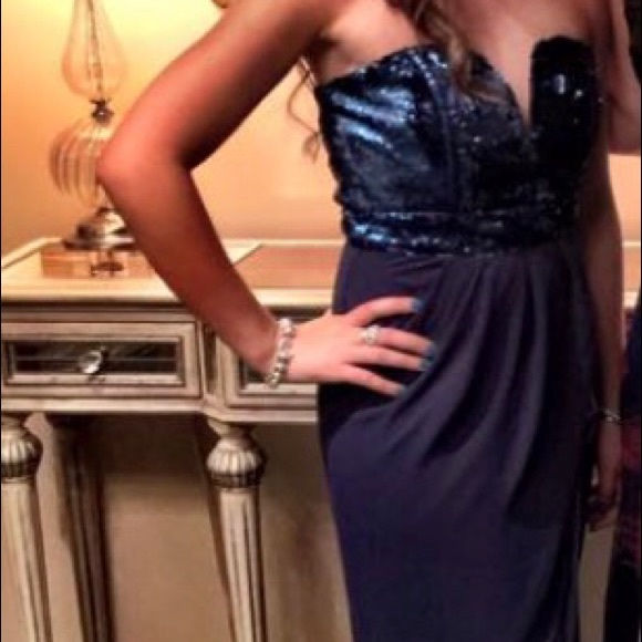 Dress - Picture 4 of 4